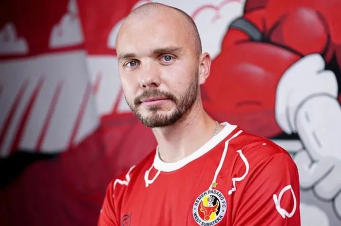 Eks Pemain MU Heran, Andre Roside Kasih Bonus Ratusan Juta ke Semen Padang tapi Masih Nunggak Hutang